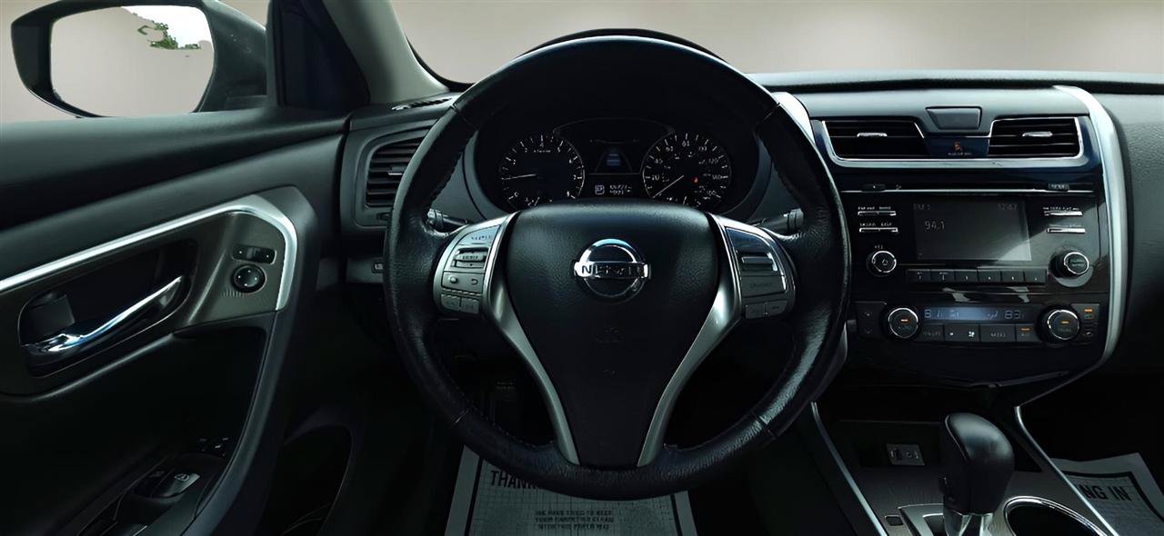 Used 2014 Nissan Altima 2.5 SL w/ Moonroof Package FWD image 14
