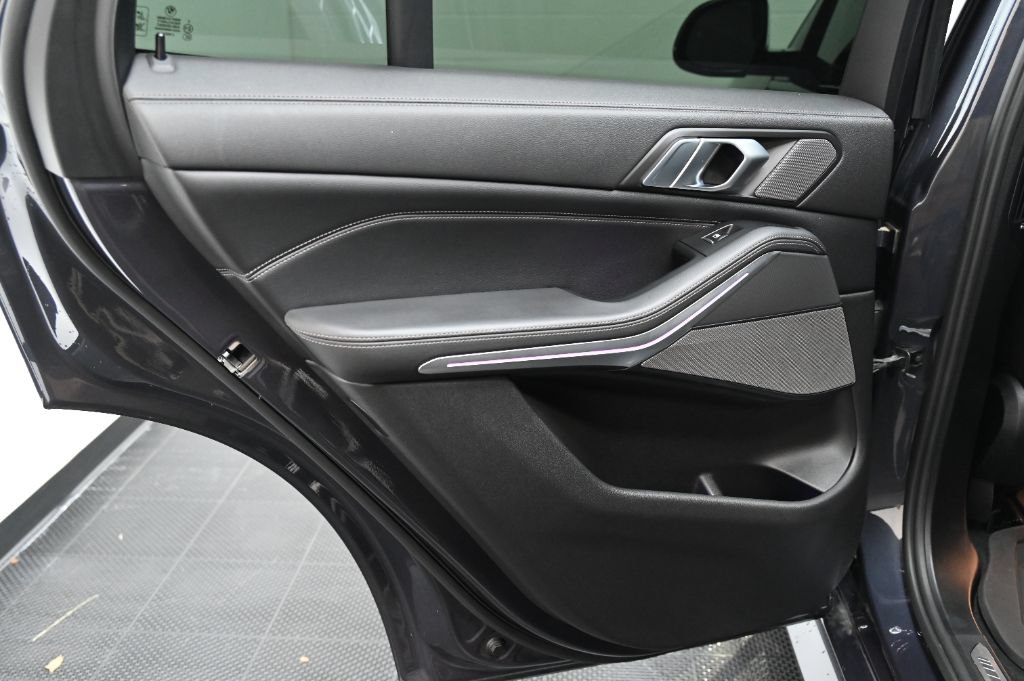 Used 2020 BMW X5 M50i w/ Premium Package AWD/4WD image 37