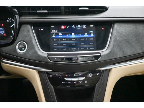 Used 2018 Cadillac XT5 Luxury w/ Driver Awareness Package image 15