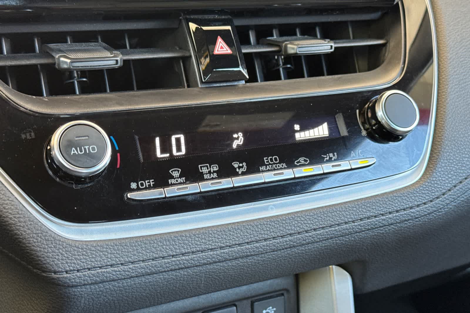 Certified 2024 Toyota Corolla Cross AWD Hybrid image 17