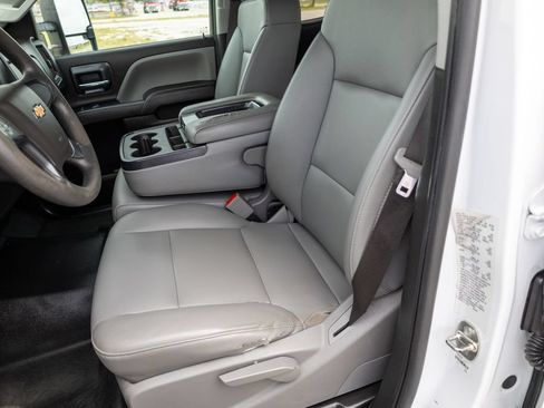 Used 2019 Chevrolet Silverado 2500 W/T w/ WT Convenience Package RWD image 10