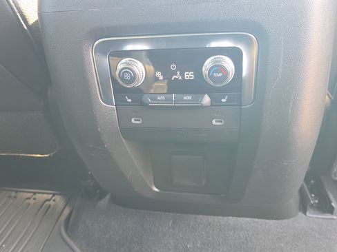 Used 2022 GMC Yukon Denali AWD/4WD image 19