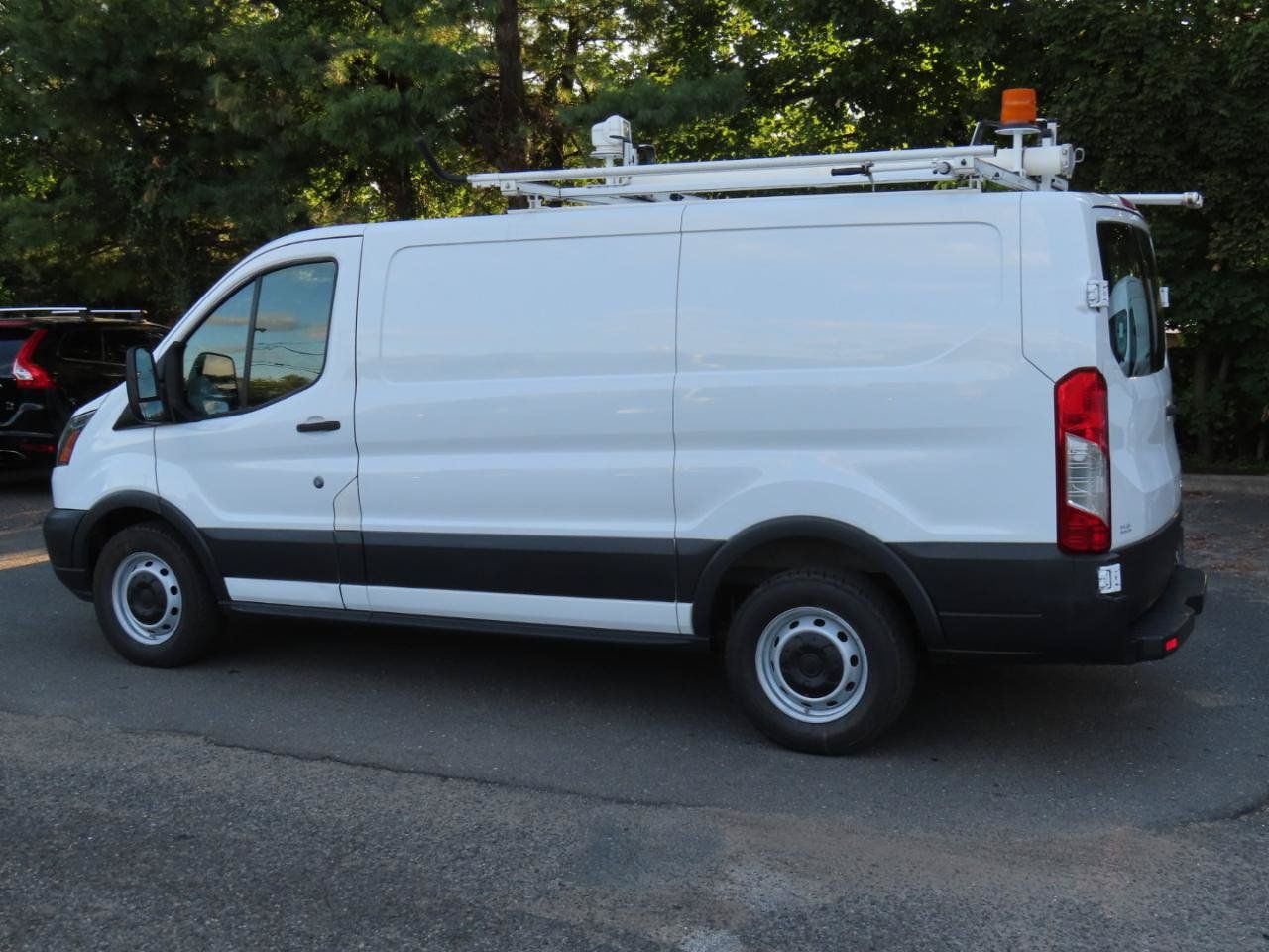 Used 2015 Ford Transit 150 130 Low Roof RWD image 3