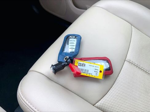 Used 2016 Nissan Pathfinder Platinum w/ Cargo Package image 14