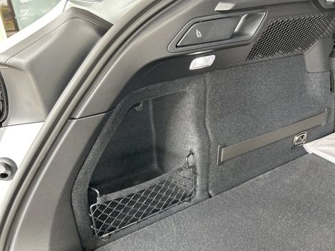 Used 2025 Porsche Macan Electric RWD image 38
