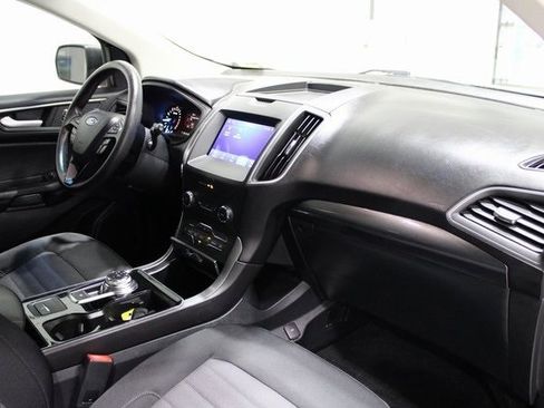 Used 2020 Ford Edge SE image 28