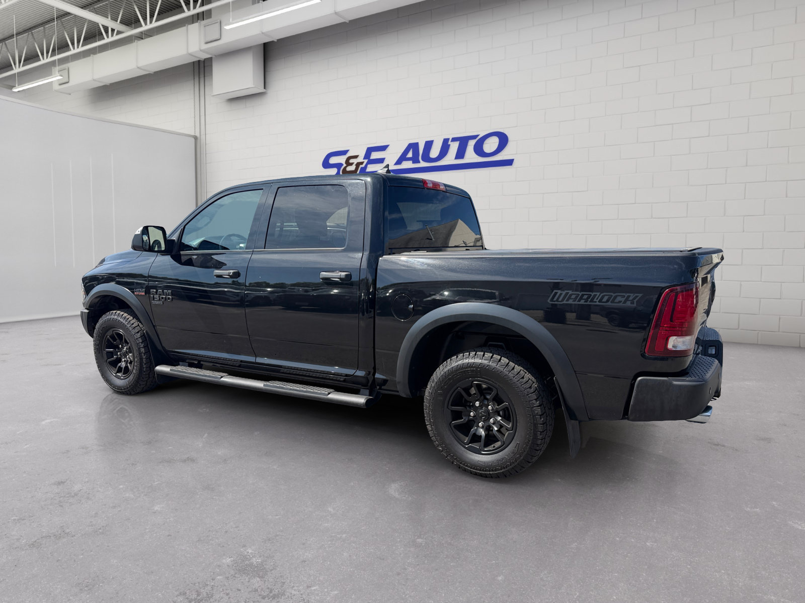 Used 2021 RAM 1500 Warlock AWD/4WD image 3