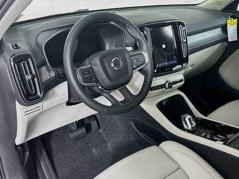 New 2026 Volvo XC40 B5 Plus w/ Protection Package Premier image 9