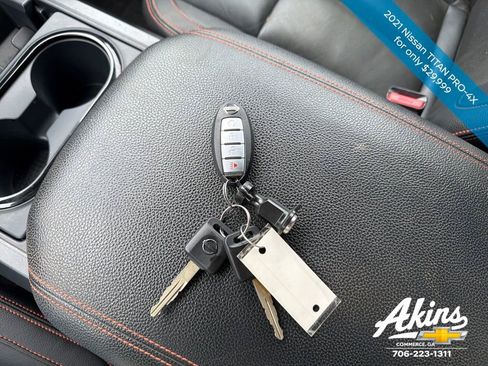 Used 2021 Nissan Titan PRO-4X w/ Pro-4x Convenience Package image 24