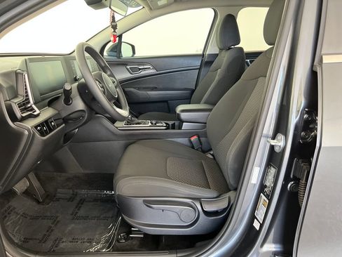 Used 2023 Kia Sportage LX FWD image 11