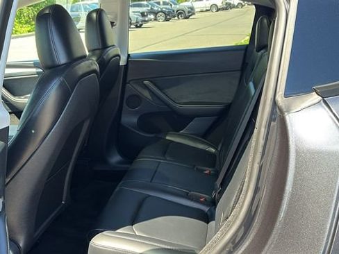 Used 2024 Tesla Model Y Performance AWD/4WD image 22