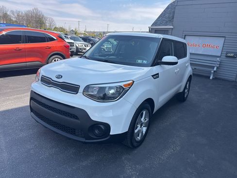 Used 2018 Kia Soul FWD image 3