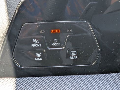 Used 2026 Volkswagen Golf image 27