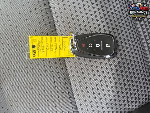 Used 2025 Chevrolet Trax LT w/ LT Convenience Package FWD image 27