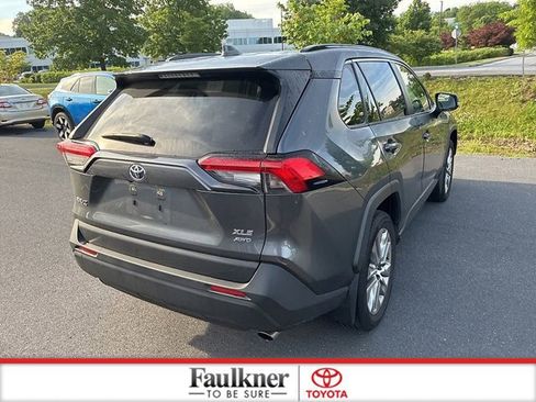 Used 2021 Toyota RAV4 XLE Premium AWD/4WD image 10