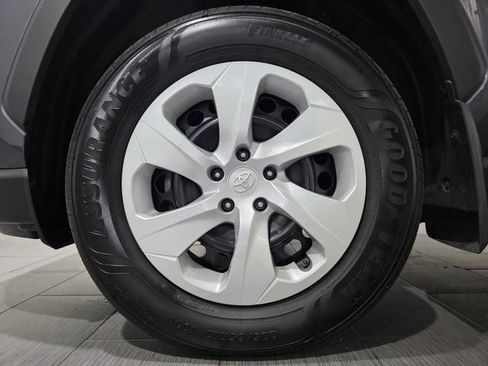 Used 2023 Toyota RAV4 LE AWD/4WD image 22