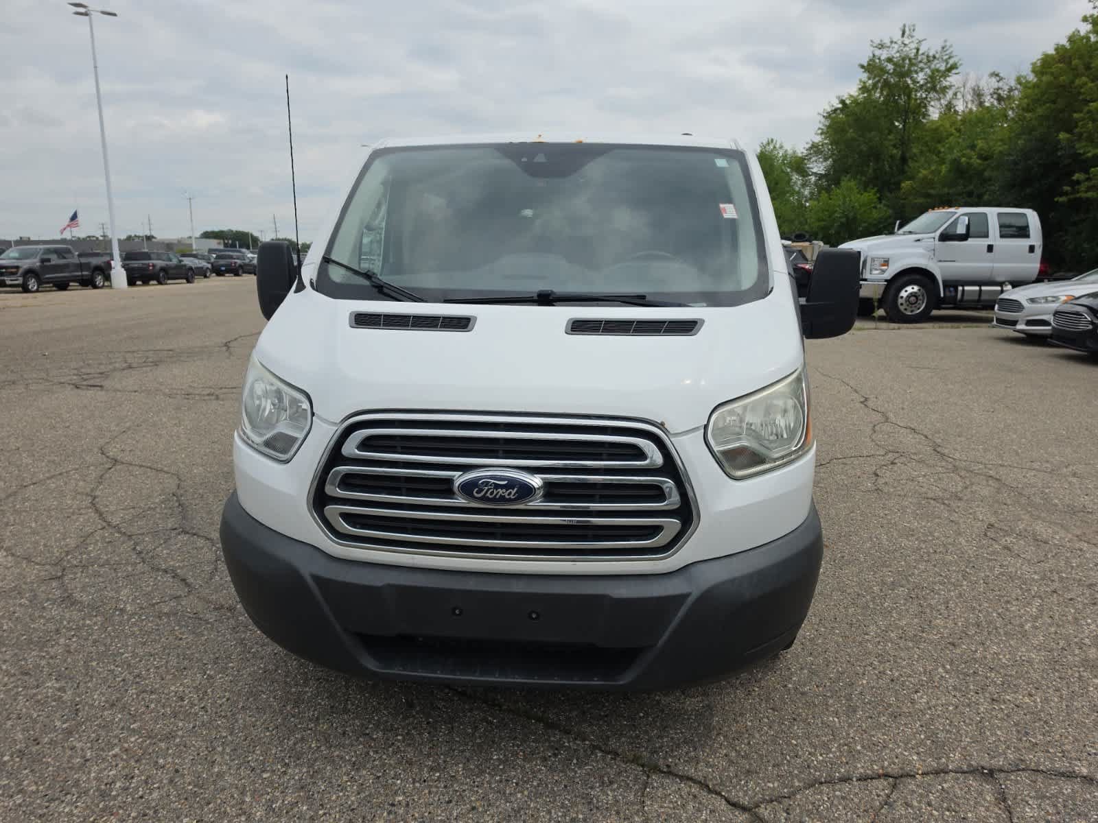 Used 2016 Ford Transit 150 XLT RWD image 2