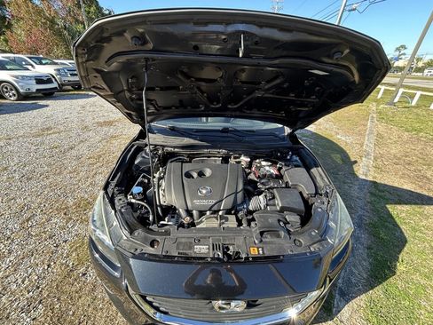 Used 2018 MAZDA MAZDA3 Touring image 8