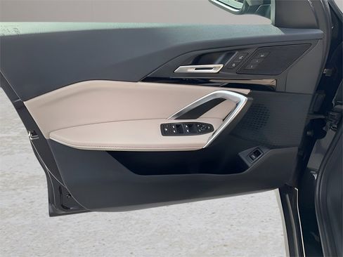 Used 2023 BMW X1 xDrive28i w/ Convenience Package image 3