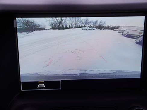 Certified 2023 GMC Acadia SLT w/ Preferred Package image 40