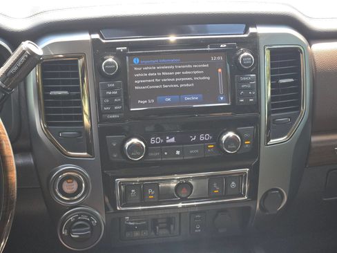 Used 2016 Nissan Titan Platinum Reserve AWD/4WD image 17