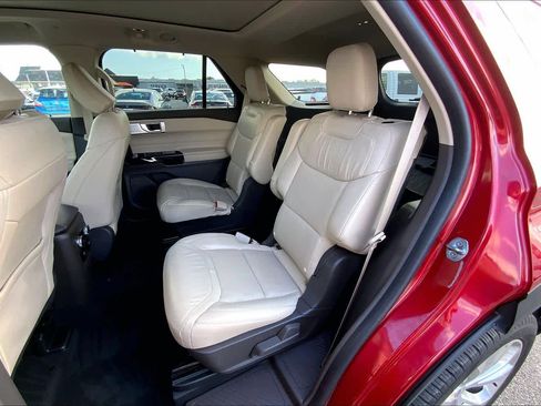 Used 2022 Ford Explorer Platinum w/ Technology Package image 20