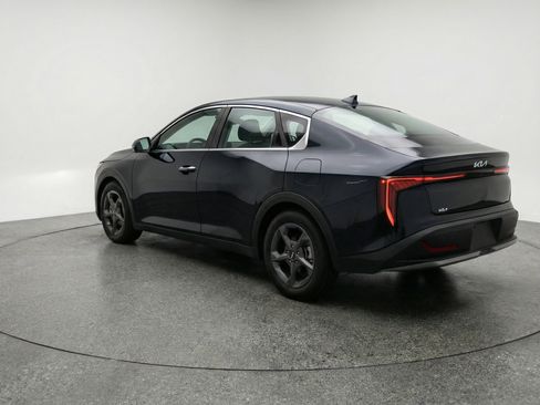 Used 2025 Kia K4 LXS image 6