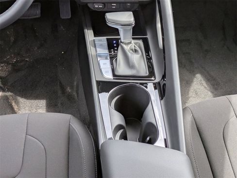 New 2025 Hyundai Elantra SEL image 20