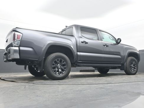 Used 2022 Toyota Tacoma SR5 w/ SR5 Appearance Package (SM) image 28