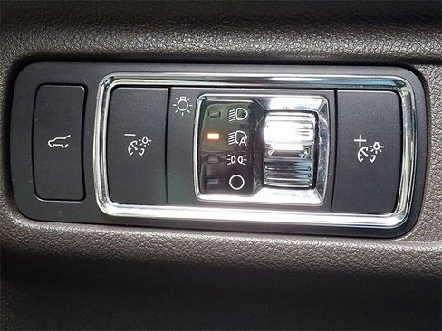 Used 2021 Lincoln Corsair Standard w/ Premium Package image 27