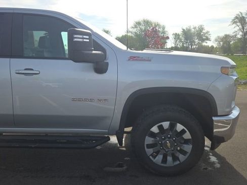 Used 2021 Chevrolet Silverado 2500 LT w/ Convenience Package image 5