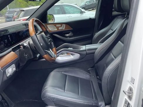 Used 2022 Mercedes-Benz GLS 450 4MATIC image 2