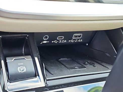 Used 2023 Subaru Legacy Limited image 24