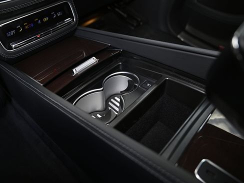 Used 2023 Mercedes-Benz Maybach GLS 600 4MATIC image 47