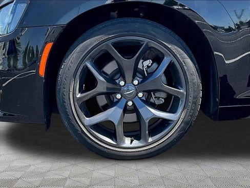 Used 2021 Chrysler 300 S w/ S Model Appearance Package RWD image 34