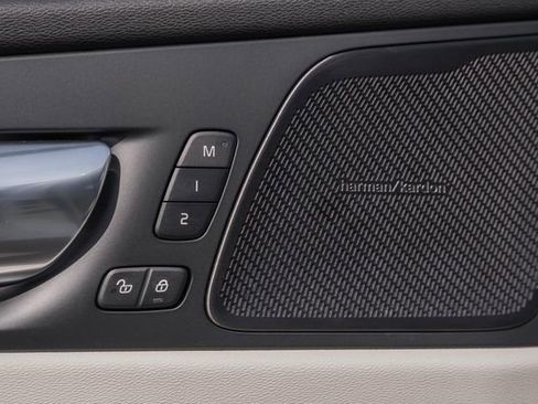 New 2026 Volvo XC60 T8 Ultra w/ Protection Package Premier image 38