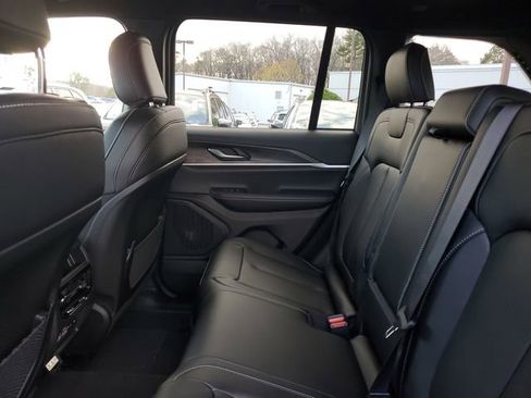 New 2025 Jeep Grand Cherokee Limited image 13