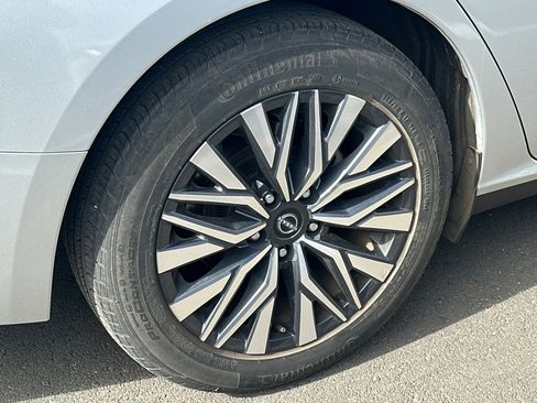 Used 2023 Nissan Altima 2.5 SV image 7