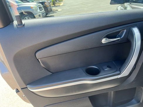 Used 2012 GMC Acadia SLE image 9