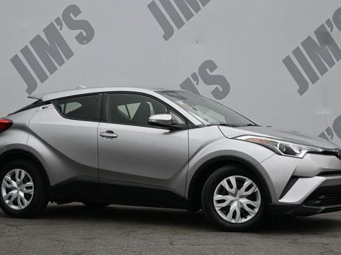 Used 2019 Toyota C-HR LE FWD image 3