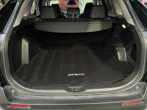 Used 2023 Toyota RAV4 XLE Premium image 26