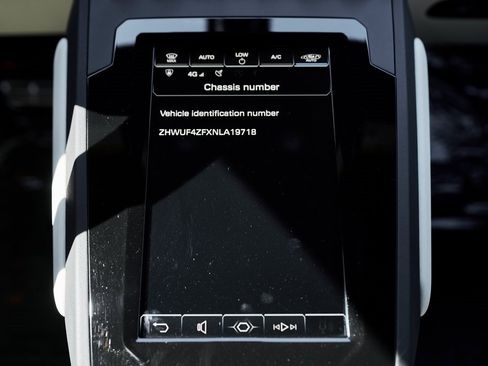 Used 2022 Lamborghini Huracan EVO image 63