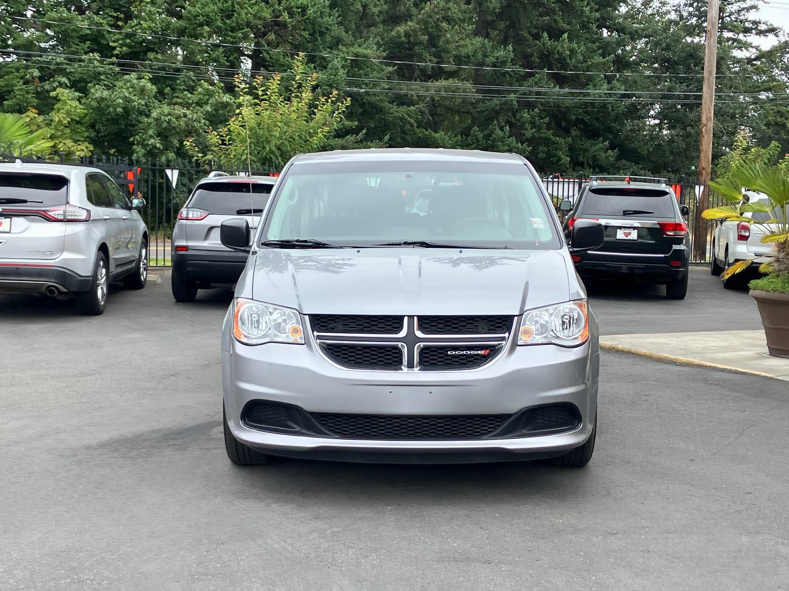 Used 2014 Dodge Grand Caravan American Value Package FWD image 3