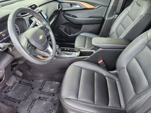 Used 2022 Chevrolet TrailBlazer ACTIV w/ Sun and Liftgate Package FWD image 4