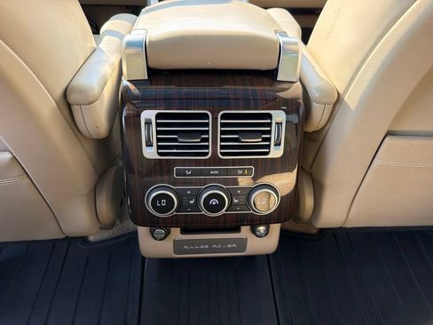 Used 2017 Land Rover Range Rover HSE AWD/4WD image 18