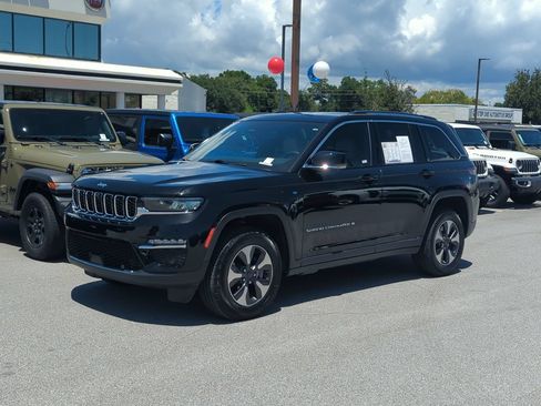 Used 2022 Jeep Grand Cherokee Limited 4xe w/ Luxury Tech Group II AWD/4WD image 1
