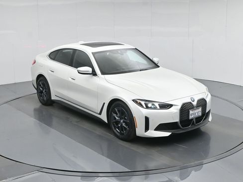 Used 2025 BMW i4 eDrive40 image 43