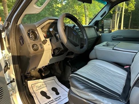 Used 2016 Ford F250 XL w/ XL Appearance Package AWD/4WD image 8