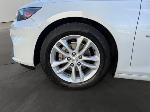 Used 2016 Chevrolet Malibu LT w/ Driver Confidence Package FWD image 9