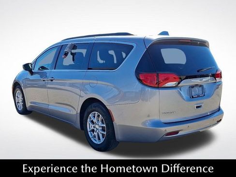 Used 2020 Chrysler Voyager LX w/ Cold Weather Group image 4